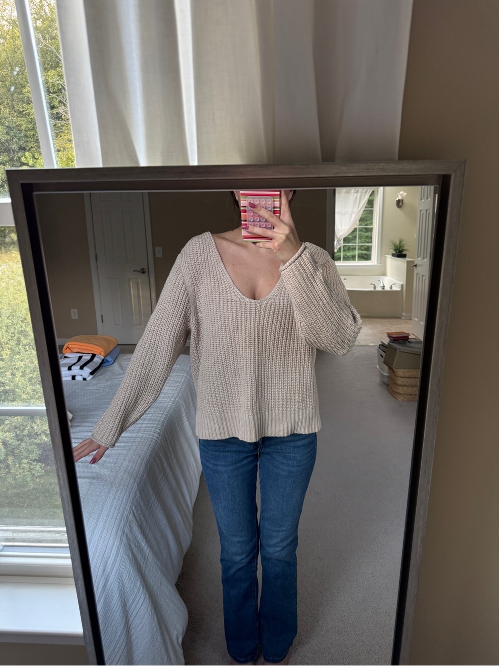 Universal Thread Beige V-Neck Ribbed Knit Sweater - Picture 4 of 5